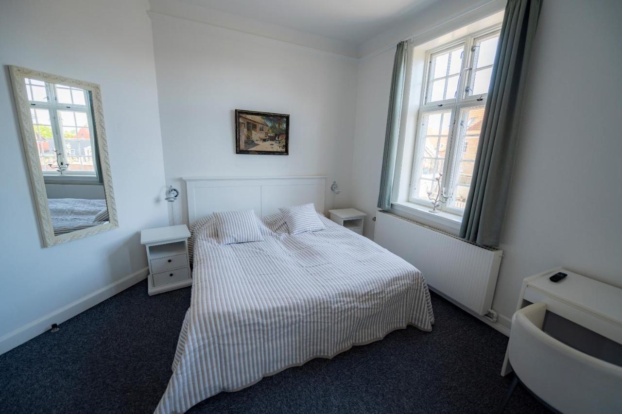 Hotel Det Gamle Posthus Rønne Esterno foto