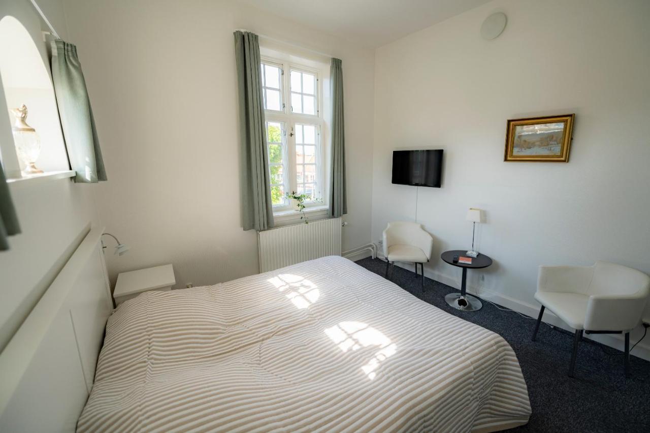 Hotel Det Gamle Posthus Rønne Esterno foto