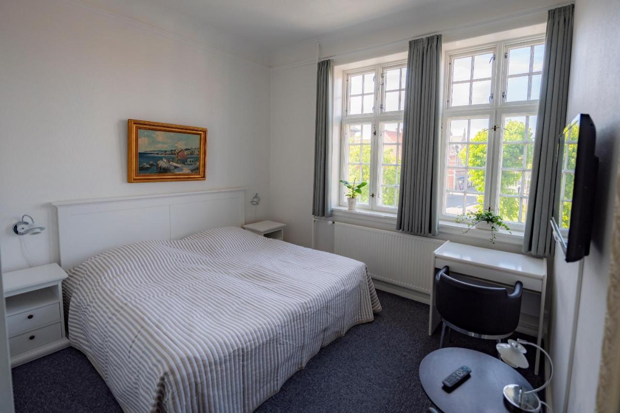 Hotel Det Gamle Posthus Rønne Esterno foto